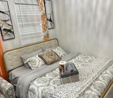Summit Station Casa | Philmont curve comfortable king bedroom