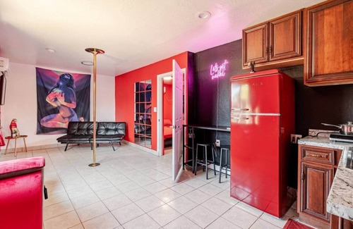 Maryvale Casa | Phoenix Adult-Only Kink Guesthouse, RedRoomforAdults