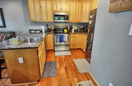Ashe County Cabina | Phoenix Cabin-Open for Bookings! Hot Tub, Pets Considered, Fire Pit, AC, WIFI