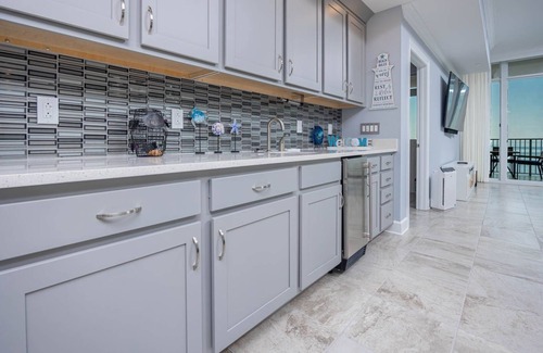 Orange Beach Condominio | Phoenix Gulf Towers 805 4 Bedroom Condo by RedAwning