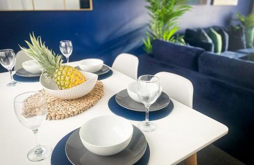 Luton Casa | Phoenix House - 2 Double Bedroom House - Business and Corporate Travellers