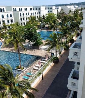 Duong To Villa | Phu Quoc villa in Marina Resort beach swimming pool