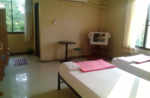 Khlong Thanon Cama Y Desayuno | Phurahong Homestay