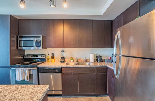 Evans Churchill Apartamento | Phoenix DT 1BD Apartment Walkable with Gym Pool Parking