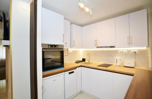 Novi Beograd Apartamento | Piano Luxe Apartment with Sauna and bicycles