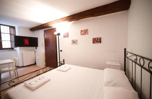 Parma City Centre Apartamento | [Piazza Garibaldi] free Wi-fi and Netflix