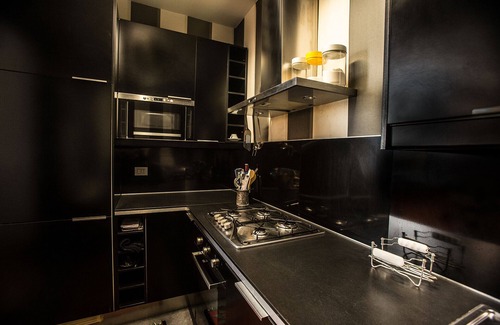 San Ferdinando Apartamento | Piazza Plebiscito Encantador apartamento elegantemente amueblado para 8 personas.