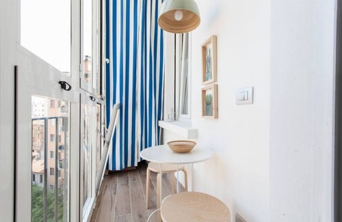 Acquabella Apartamento | Piazzale Susa Bright Flat with Veranda