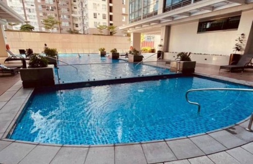 Guadalupe Nuevo Condominio | Picasso inspired 1 bedroom unit at Uptown BGC convenience right to your doorstep