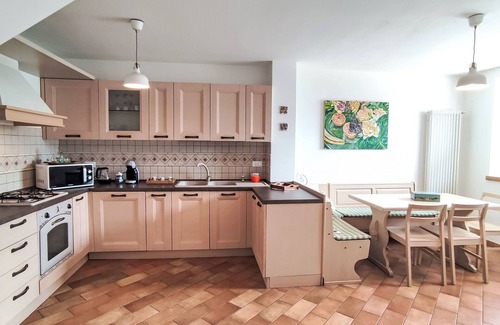 Bleggio Superiore Apartamento | Picchio Autunno by Interhome