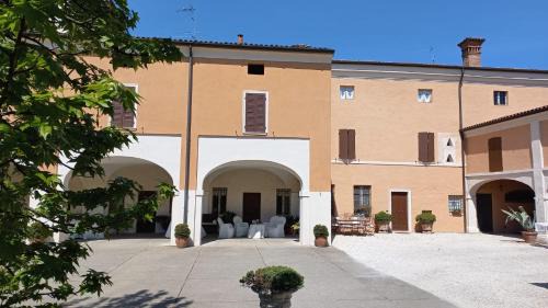 Corticelle Pieve Cama Y Desayuno | Piccola Corte Antica