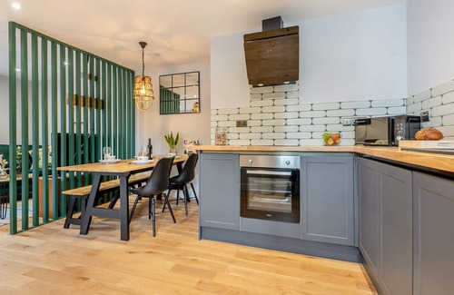 Llanybri Cabaña | Picked for its superb standard and close the coastal village of Llansteffan.