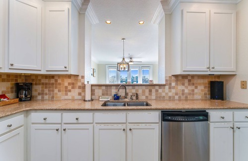 Carrabelle Condominio | Pickleball and Pool Paradise 2b/2b