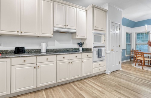 High Point Casa | Pickleball, Basketball, Movie Theater, King Beds