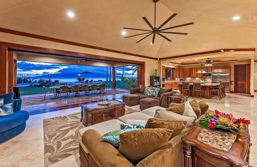 Downtown Lahaina Casa | Casa y cabaña / 6br 4. 5ba / Infinity Edge Pool / Hot Tub / Vistas increíbles
