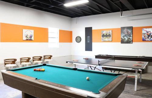 Central Arlington Casa | Pickleball Court - Walk to AT&T Stadium, Globe Life, Six Flags, Texas Live! & more