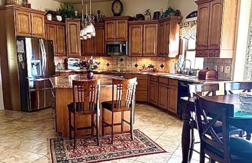 Colorado Springs Casa | Pickleball, Movie Theater, Family Resort Sleeps 14