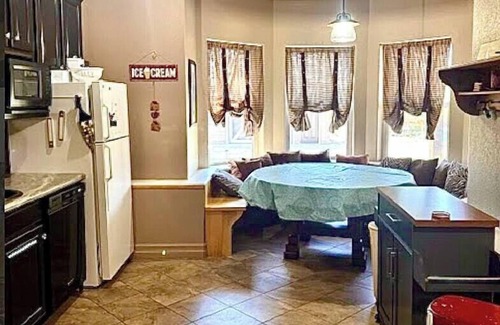 Colorado Springs Casa | Pickleball, Movie Theater, Family Resort Sleeps 14