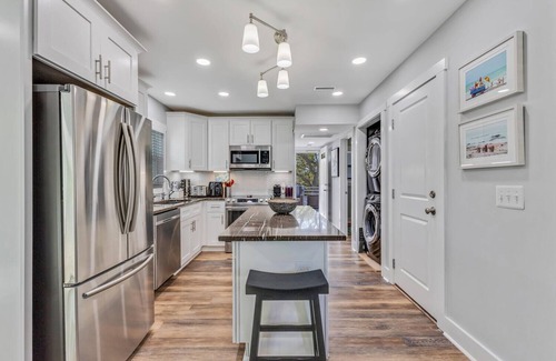 Carolina Beach Casa | ☀️Pickleball Paradise-Private Pool-Bikes-Pickleball Court-Pet Friendly☀️