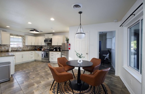 Castle Hills Casa | Sleeps 16 Private Pool Sport Court Hot Tub Arcade