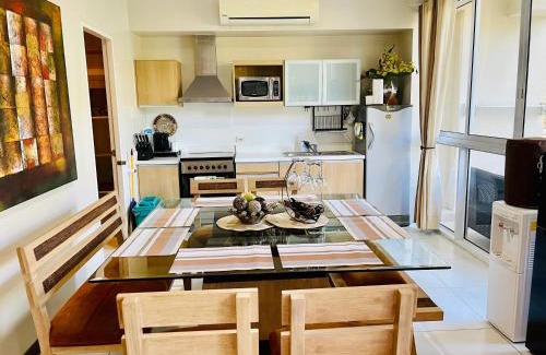 Nasugbu Apartamento | Pico de Loro 2 BD Garden Loft with Lagoon View
