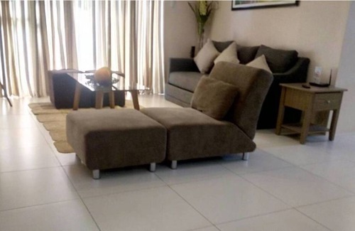 Nasugbu Apartamento | Pico de Loro Beach y Country Club CabLt713br