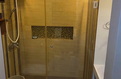 Metro Luzon Urban Beltway Condominio | Pico De Loro beach, Miranda B Condotel Rental with Wifi