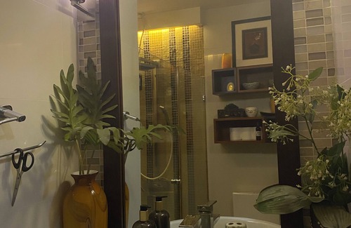 Metro Luzon Urban Beltway Condominio | Pico De Loro beach, Miranda B Condotel Rental with Wifi