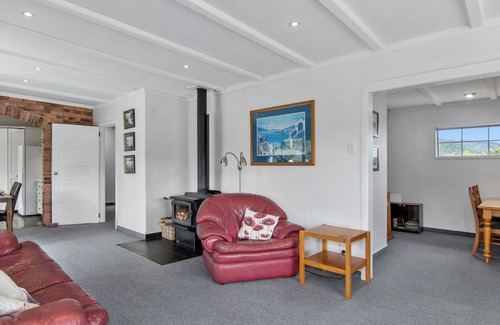 Picton Casa | PICTON DAYDREAMER - PICTON HOLIDAY HOME, family friendly in Picton