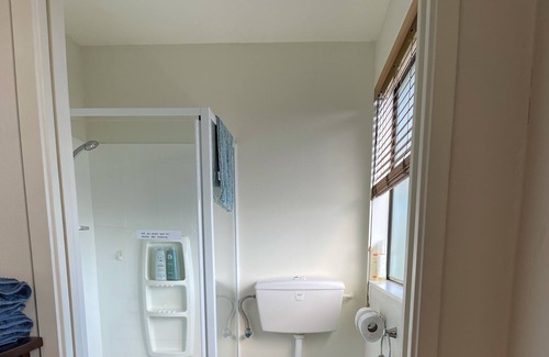 Picton Casa | Picton~marina views large 2 storey 5 bedroom short stroll to town and foreshore