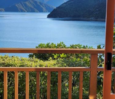 Whatamango Bay Apartamento | Picton Paradise Cottages