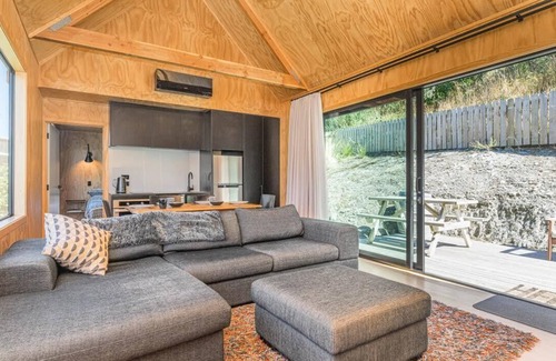 Frankton Casa | Picture Perfect - Queenstown Holiday Home