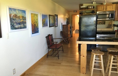 Lexington Apartamento | Picture Window Mountain Views