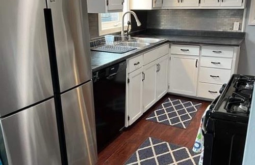 Highland Casa | Picturesque 3BR Home 5 miles from St Paul Airport!