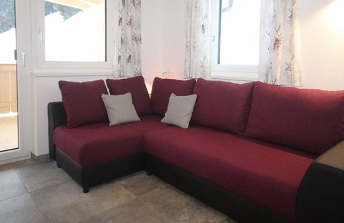 Grundau Casa | Pintoresca casa vacacional con terraza en Kirchberg