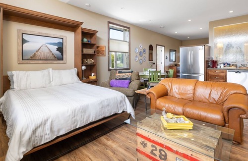 Calgary Casa | Picturesque countryside acreage with Mountain Views