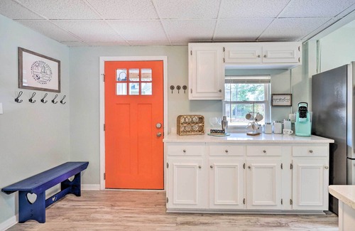 Tranquil Harbour Casa | Picturesque Duplex Unit, 1/2 Mi to the Beach!