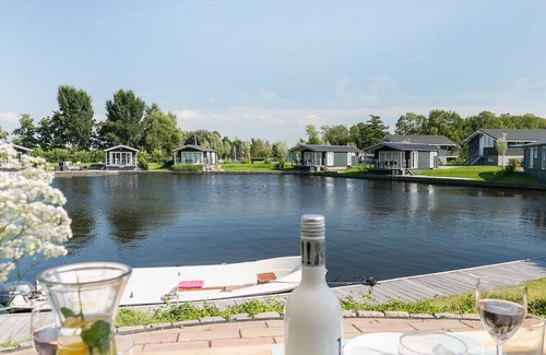 Terherne Casa | Picturesque holiday home with garden on open waters