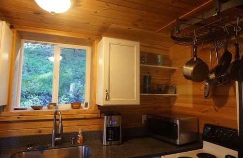 Huson Cabina | Pintoresco Cabin Montana Iniciar vistas al Nine Mile Creek