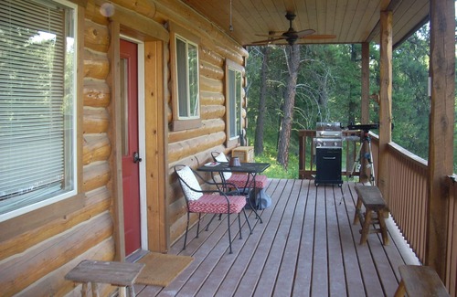 Huson Cabina | Pintoresco Cabin Montana Iniciar vistas al Nine Mile Creek