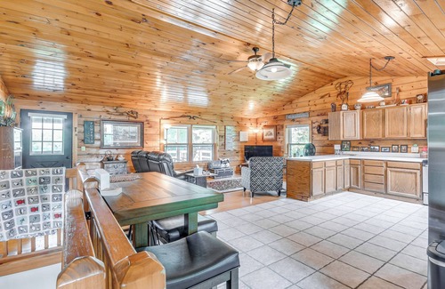 Town of Schroeppel Casa | Picturesque Phoenix Vacation Home on Oswego River!