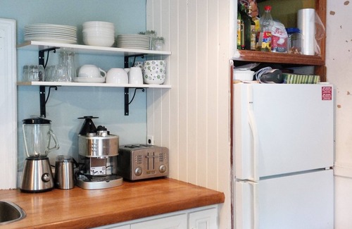 Meaford Cabaña | Pintoresco School House Retreat