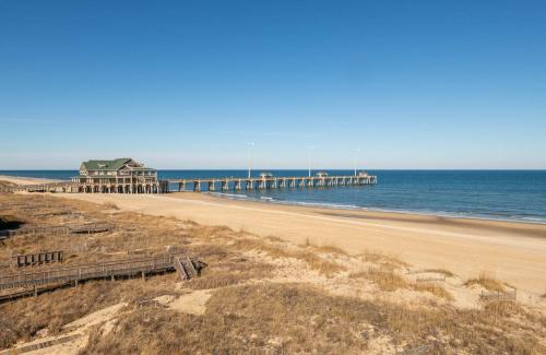 Nags Head Casa | Pier House - K1009, Unique Oceanfront Retreat in Nags Head, Indoor Pool!