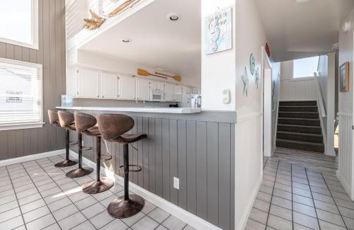 Nags Head Casa | Pier House - K1009, Unique Oceanfront Retreat in Nags Head, Indoor Pool!