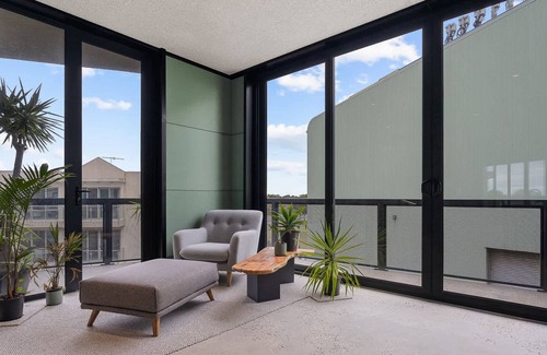 Patterson Lakes Casa | Pier One Luxe Riverside Living
