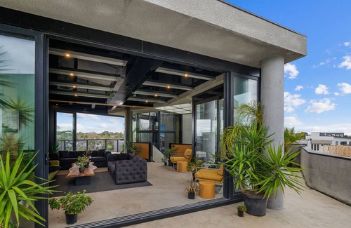 Patterson Lakes Casa | Pier One Luxe Riverside Living