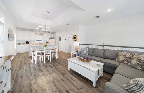 Lullwater Beach Cabaña | Alquiler disponible para residentes y trabajadores desplazados. Pregunte por los detalles.