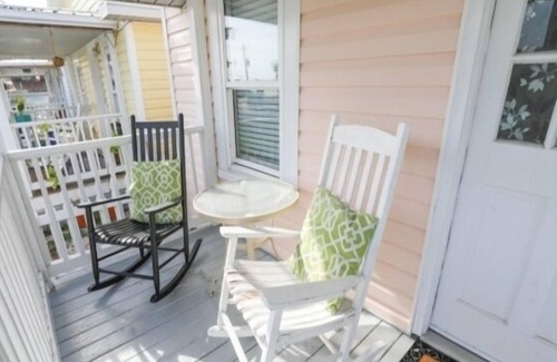 Kure Beach Cabaña | Pier View 2 - Beautifully Renovated 2-bedroom Cottage. Enjoy the Local Charm of Pleasure Island! 2 Cottage by Redawning