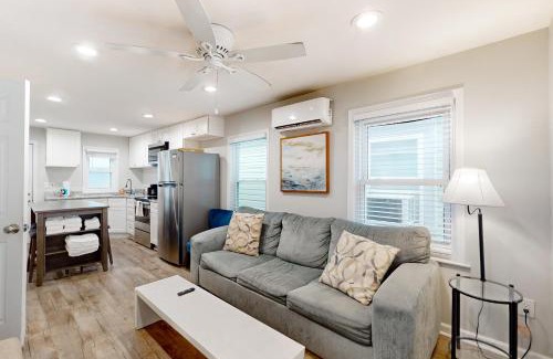 Kure Beach Casa | Pier View Cottage Unit 2