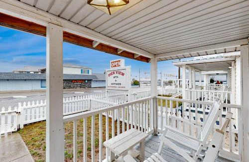 Kure Beach Casa | Pier View Cottage Unit 2